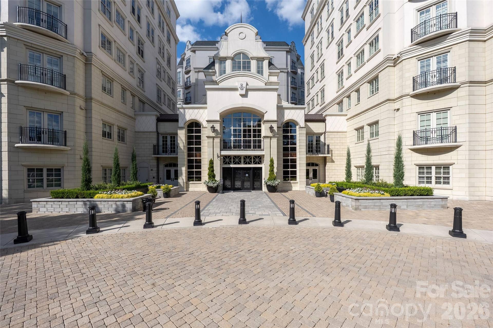 2823 Providence Road, #280, Charlotte, NC 28211 Main entrance and porte-cochere with 24-hour concierge inside