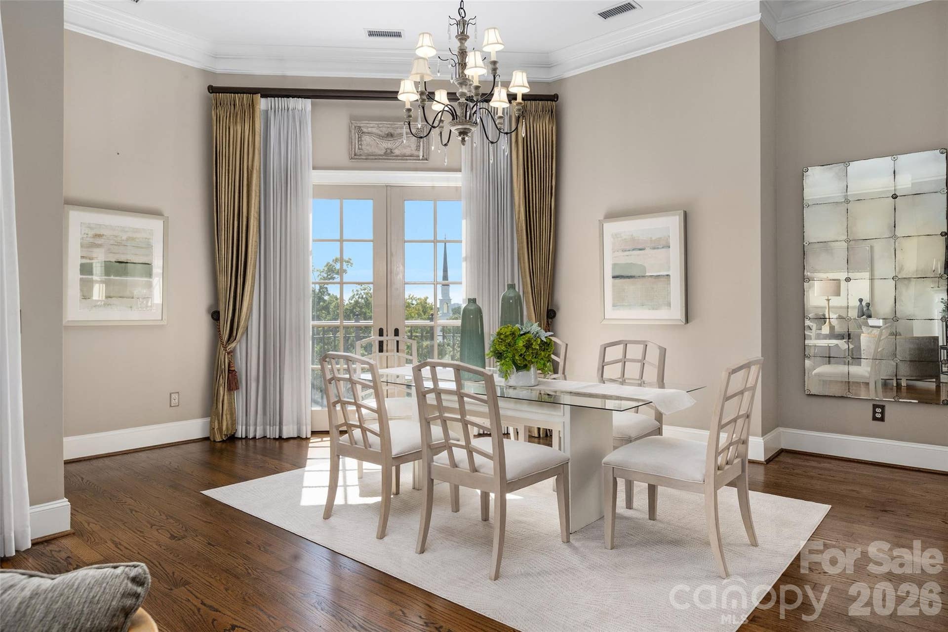 2823 Providence Road, #280, Charlotte, NC 28211 Dining area with chandelier and treetop light