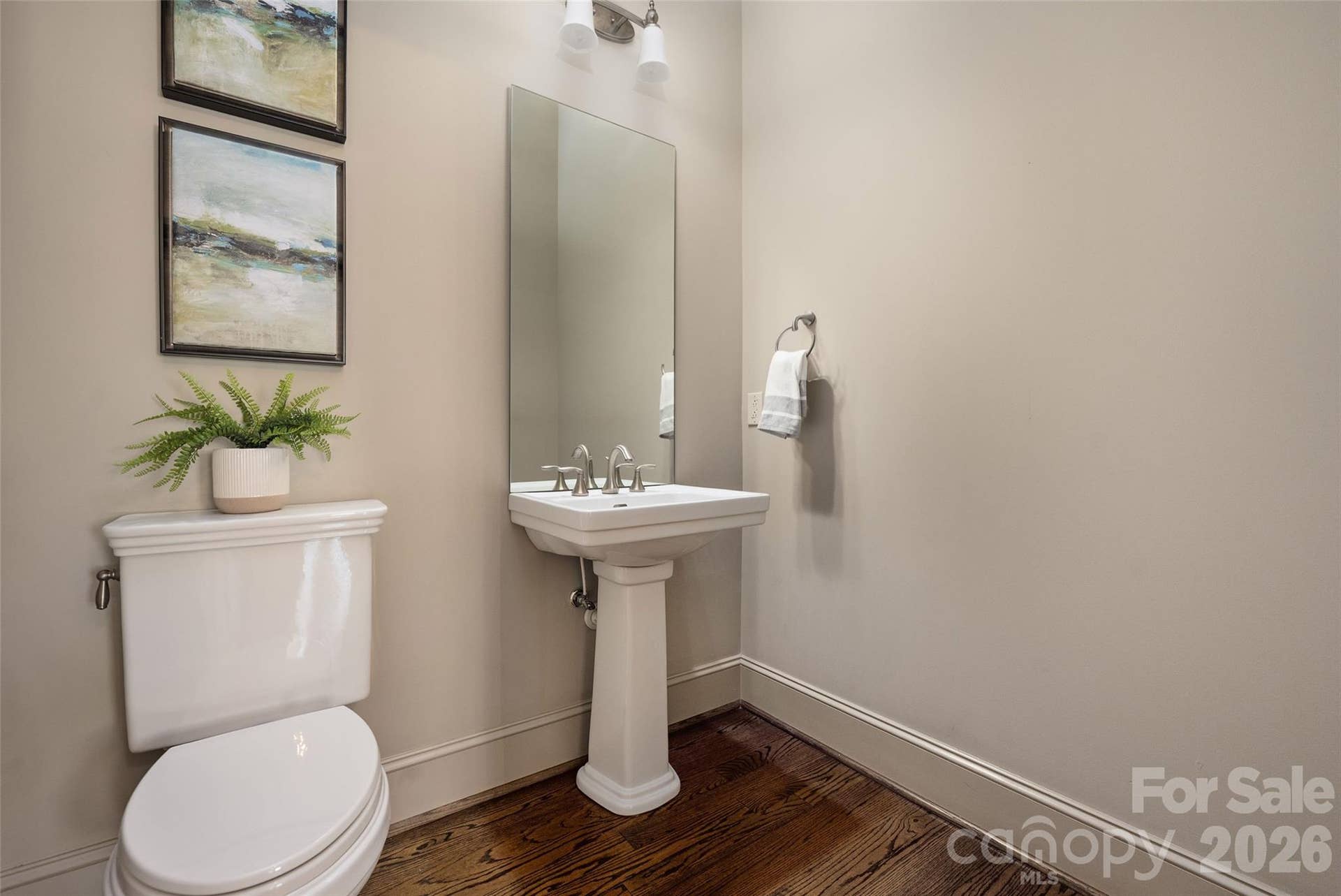 2823 Providence Road, #280, Charlotte, NC 28211 Powder room off the foyer