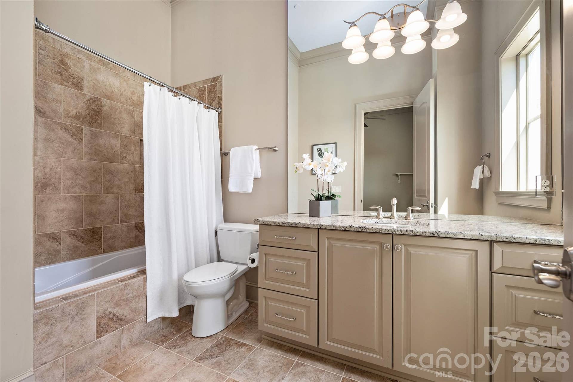 2823 Providence Road, #280, Charlotte, NC 28211 Second full bath with tub and shower