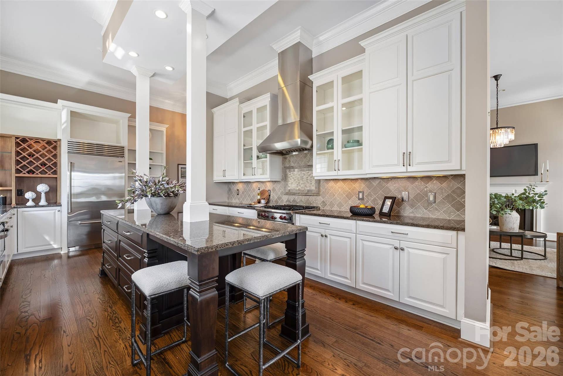 2823 Providence Road, #280, Charlotte, NC 28211 Wolf range, stainless hood and Sub-Zero refrigerator