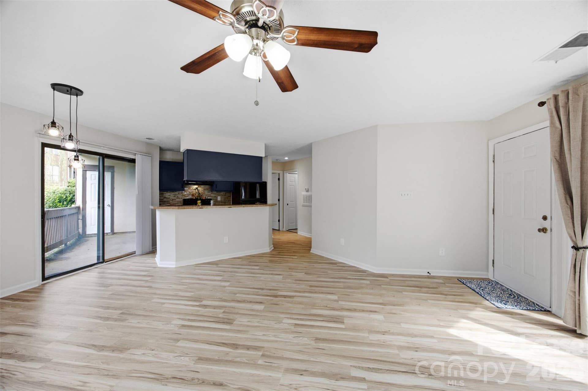 8157 Cedar Glen Drive, Charlotte, NC 28212 8157 Cedar Glen Drive, Charlotte, NC 28212