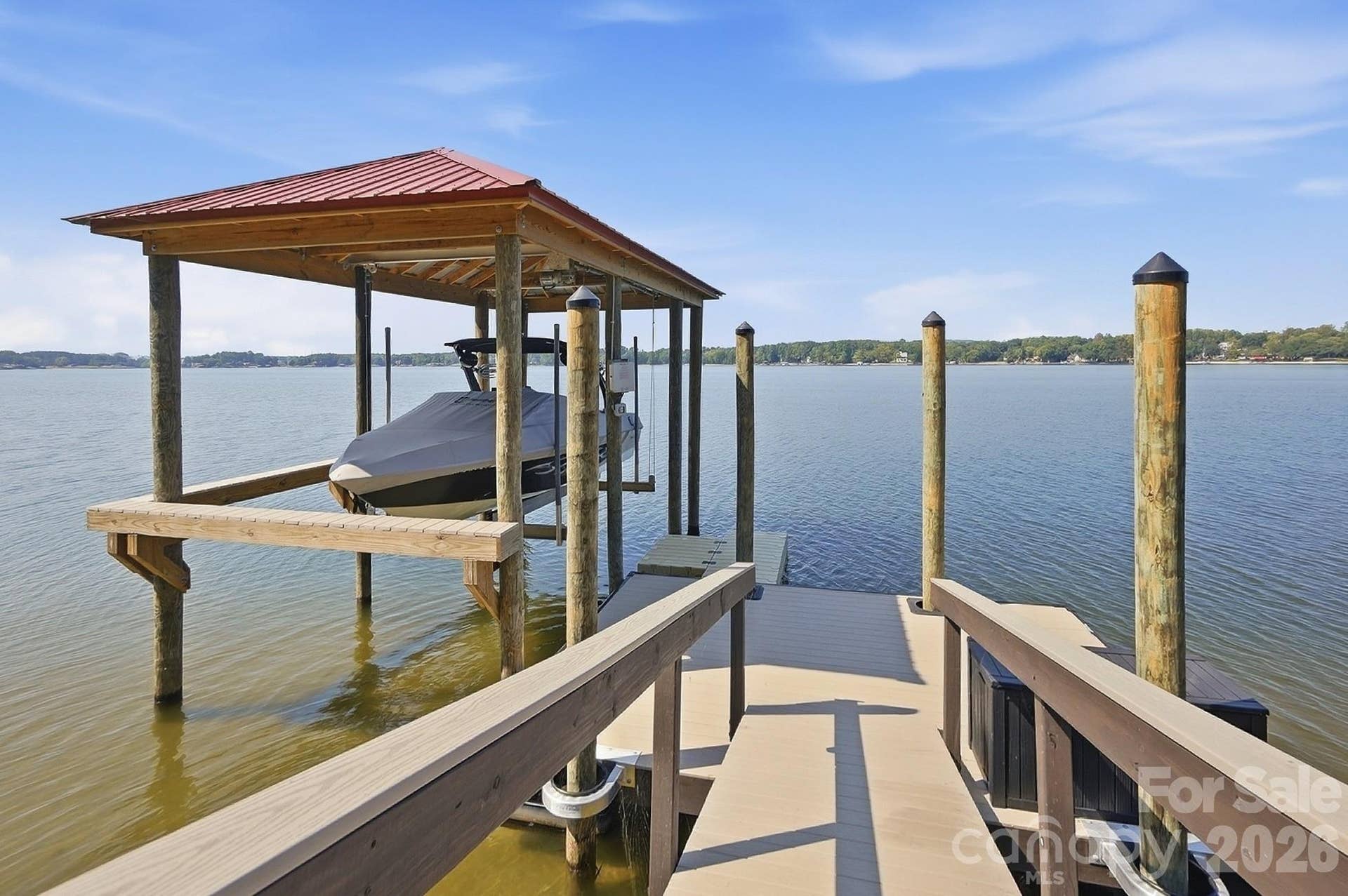 17424 Grasshopper Lane, Charlotte, NC 28278 Spacious dock with boat lift