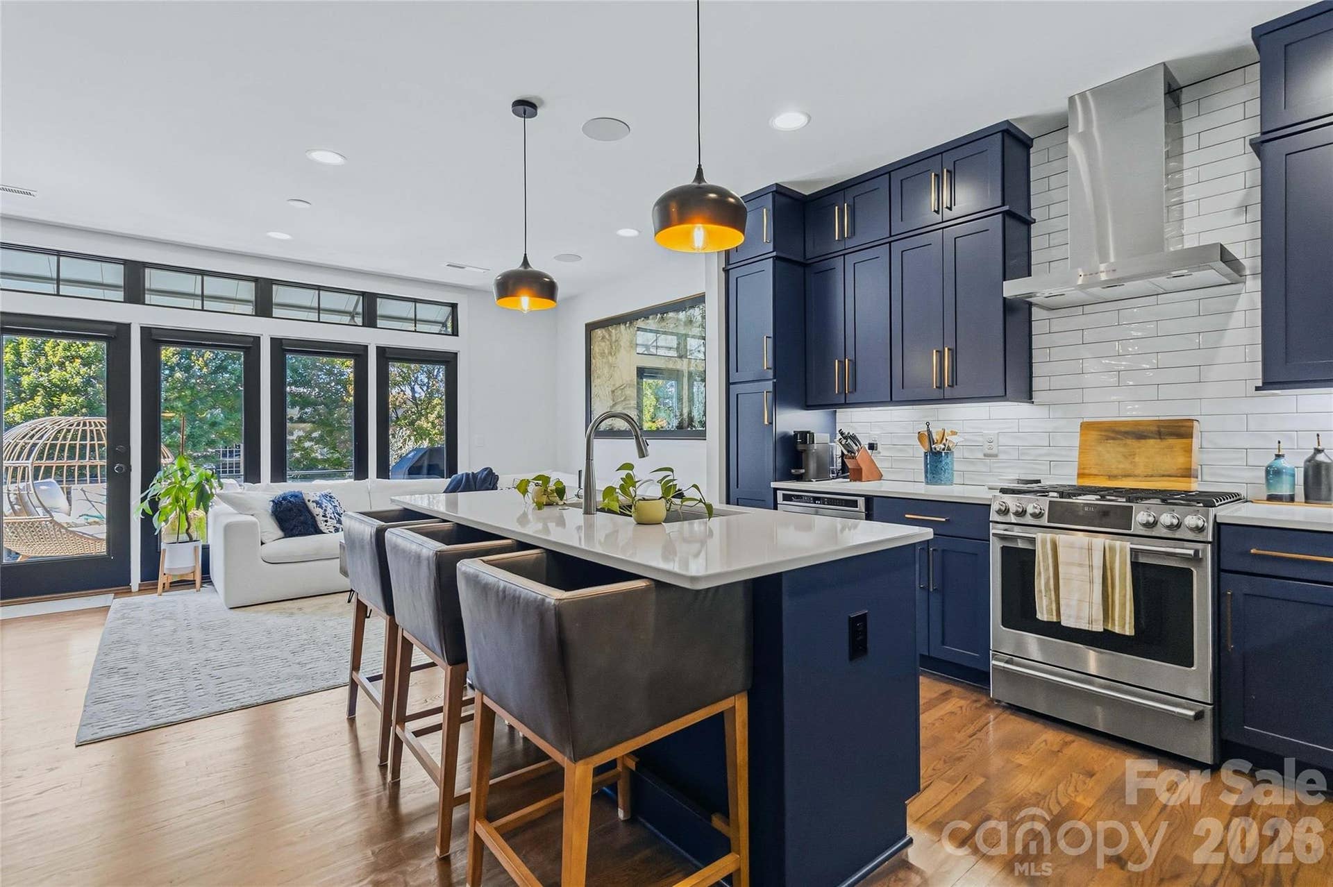 Kitchen/ Dining Area