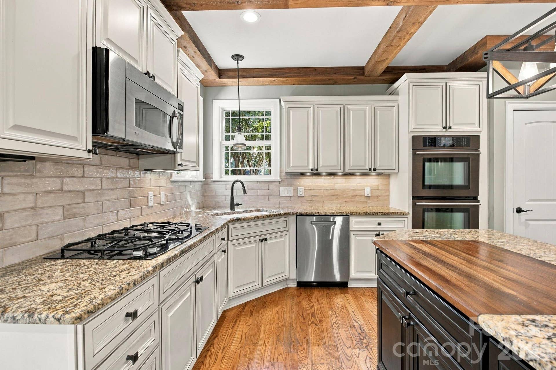 7481 Brotherton Road, Denver, NC 28037 Gas cooktop
