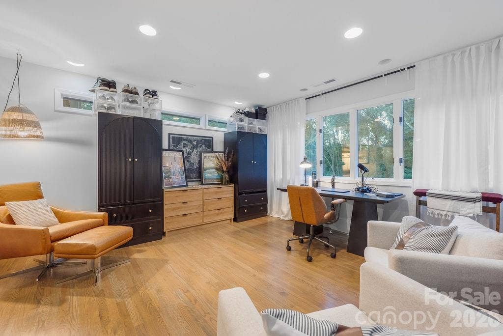 Sitting room off of Primary
