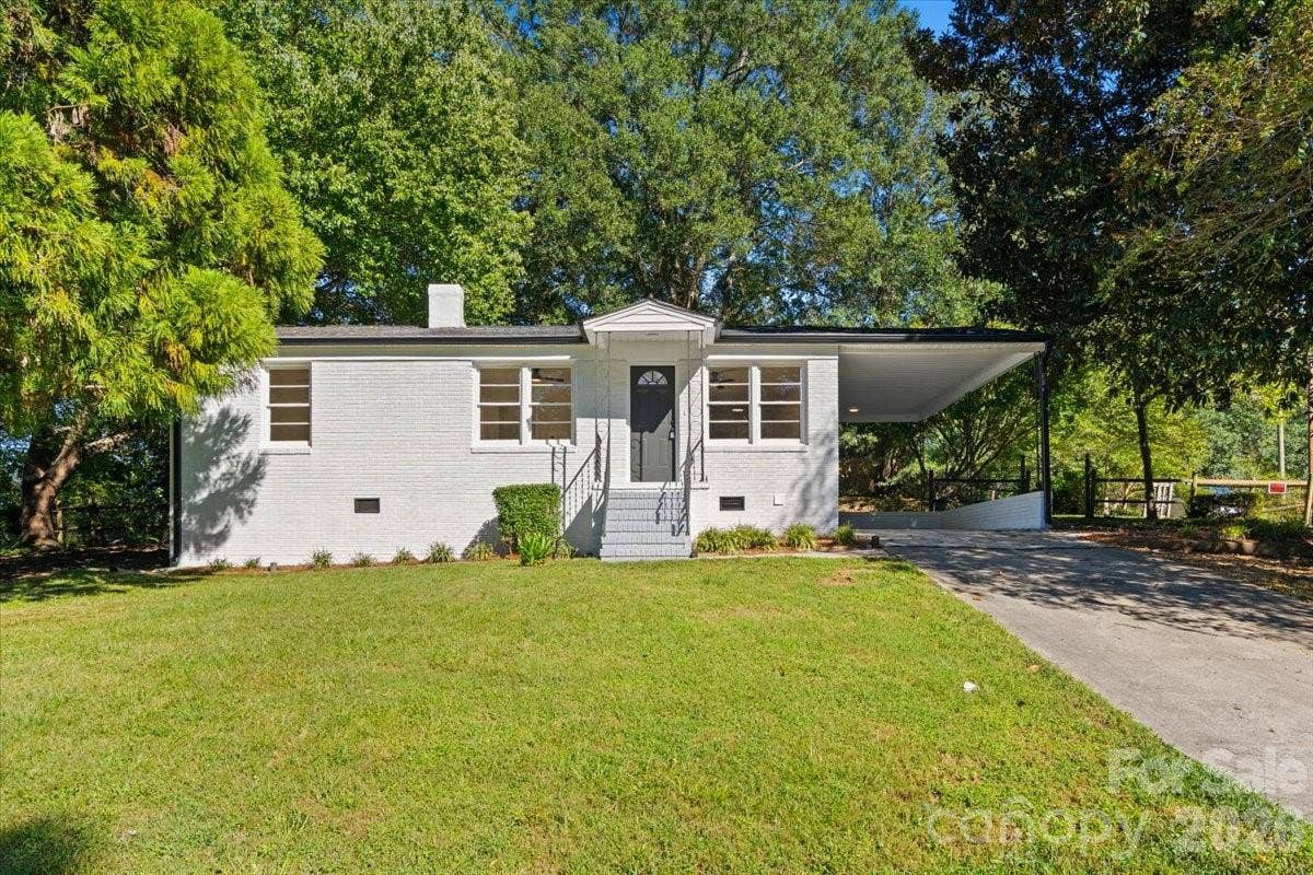 2700 Douglas Drive, Gastonia, NC 28054 2700 Douglas Drive, Gastonia, NC 28054