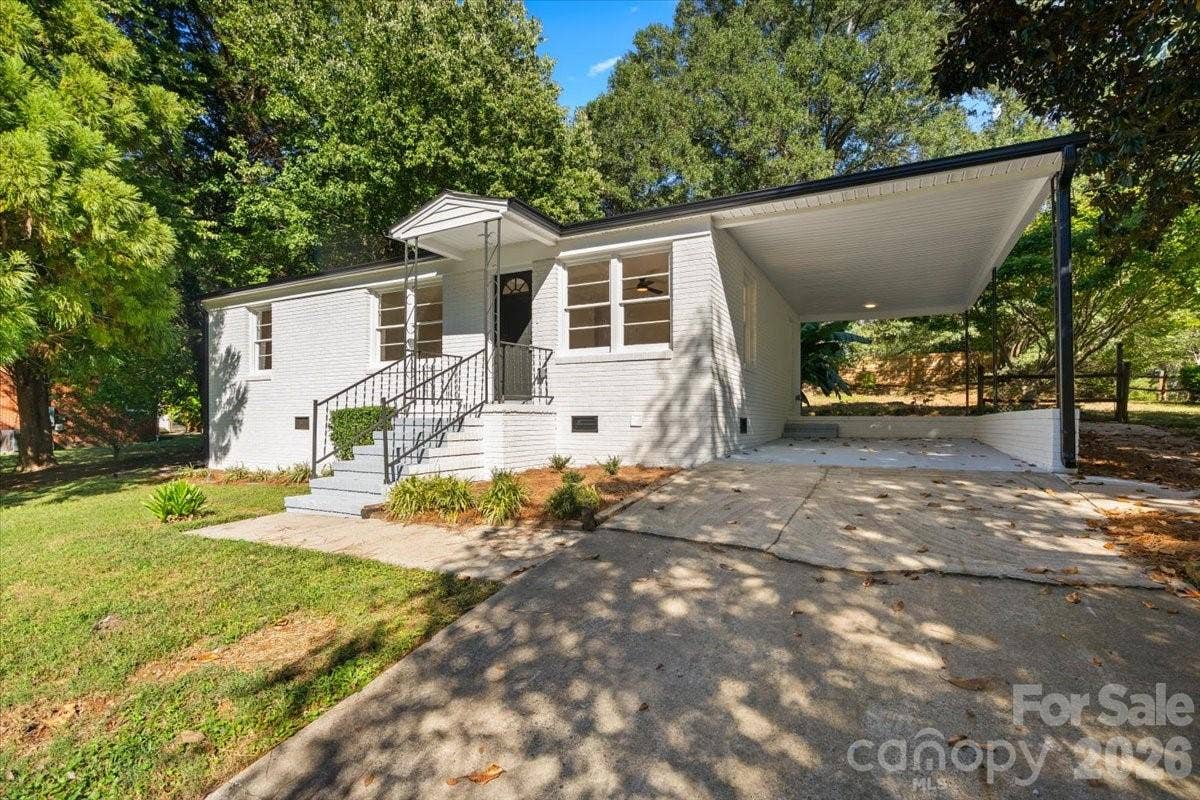 2700 Douglas Drive, Gastonia, NC 28054 2700 Douglas Drive, Gastonia, NC 28054