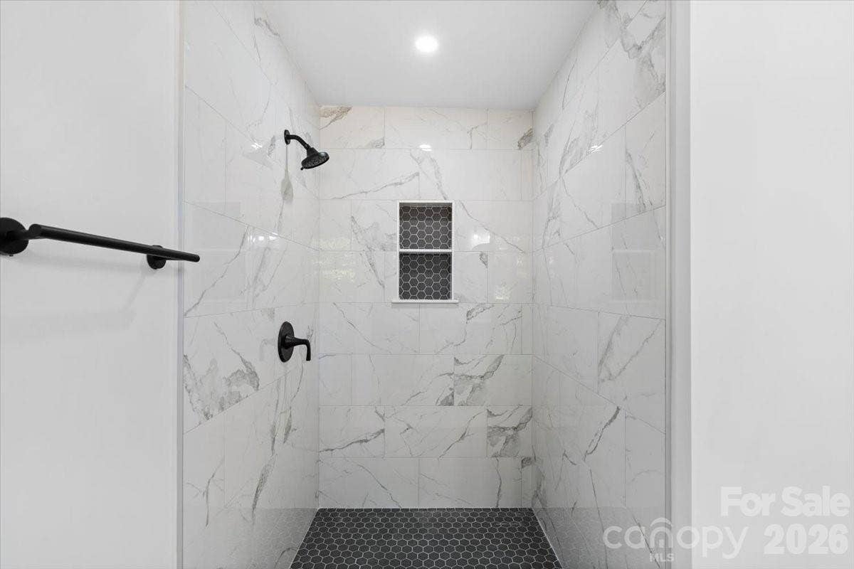 2700 Douglas Drive, Gastonia, NC 28054 2700 Douglas Drive, Gastonia, NC 28054