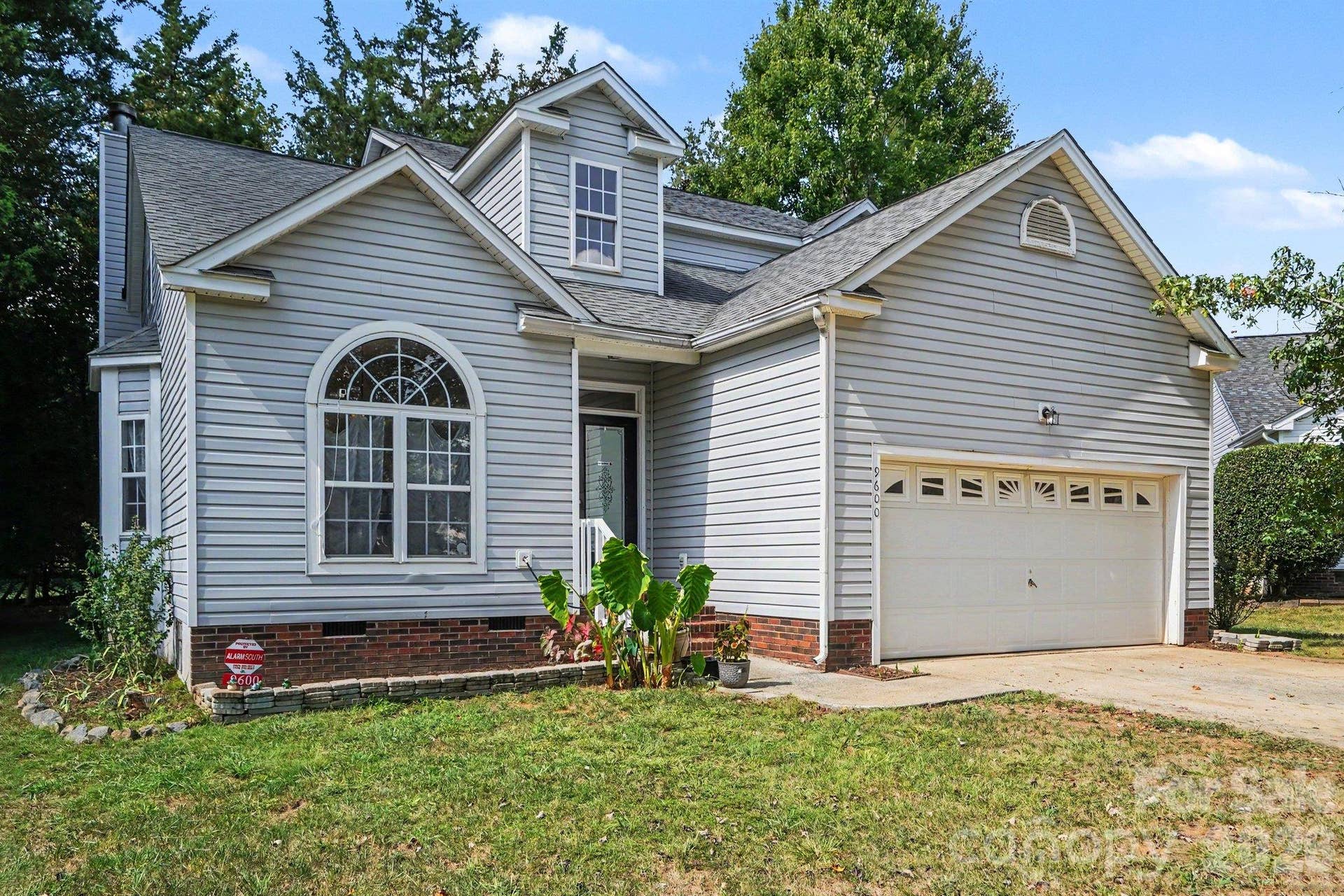 9600 Veronica Drive, Charlotte, NC 28215