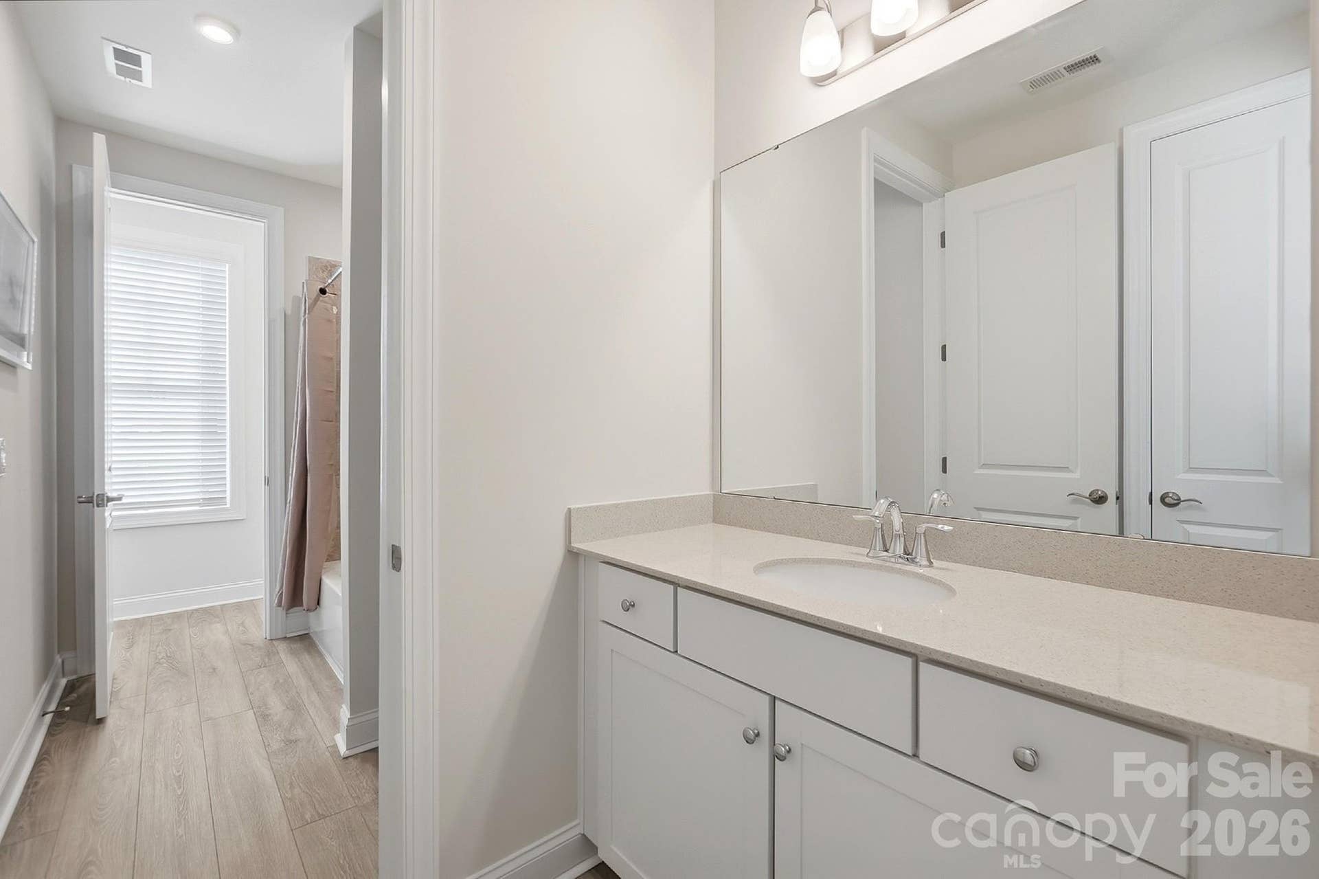 8032 Longwaters Court, York, SC 29745 Jack-n-Jill bath