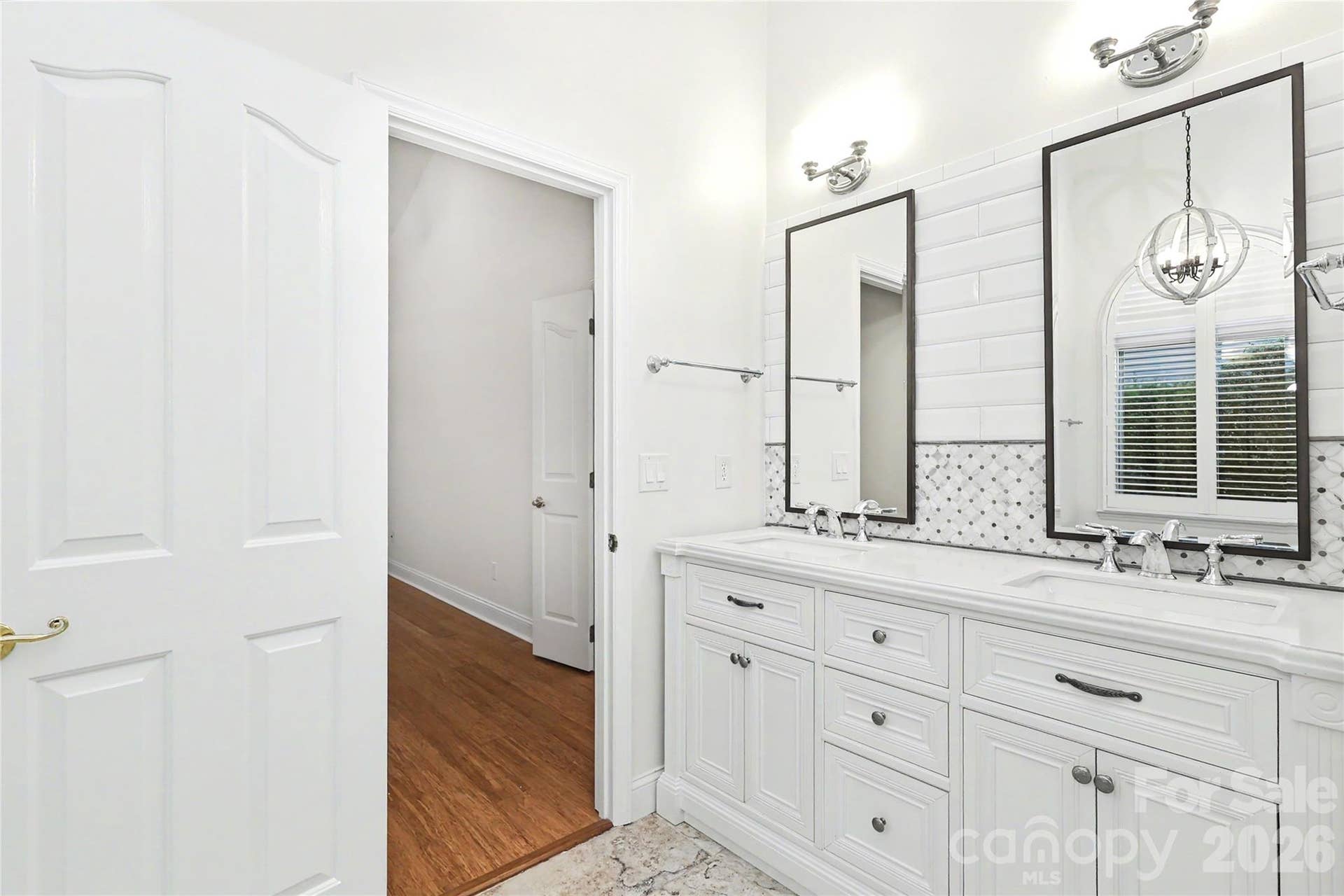 En suite Primary bath