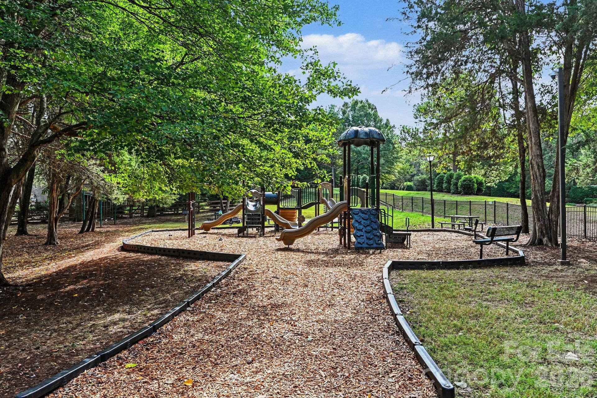 1418 Coachman Drive, Waxhaw, NC 28173 1418 Coachman Drive, Waxhaw, NC 28173