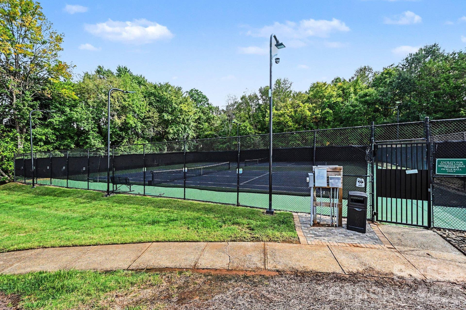 1418 Coachman Drive, Waxhaw, NC 28173 1418 Coachman Drive, Waxhaw, NC 28173