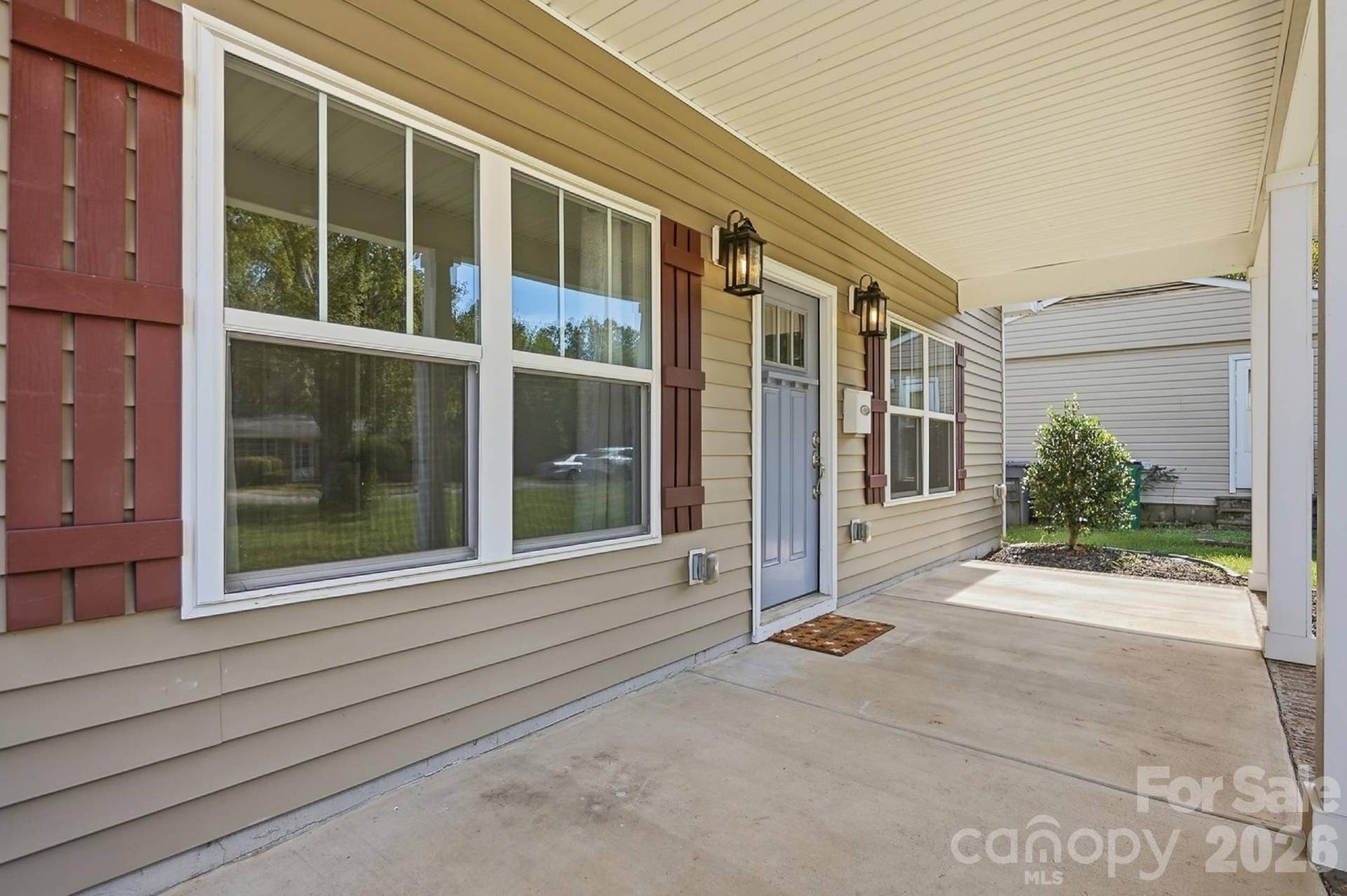 305 Harrison Street, Charlotte, NC 28208 Rocking Chair Porch