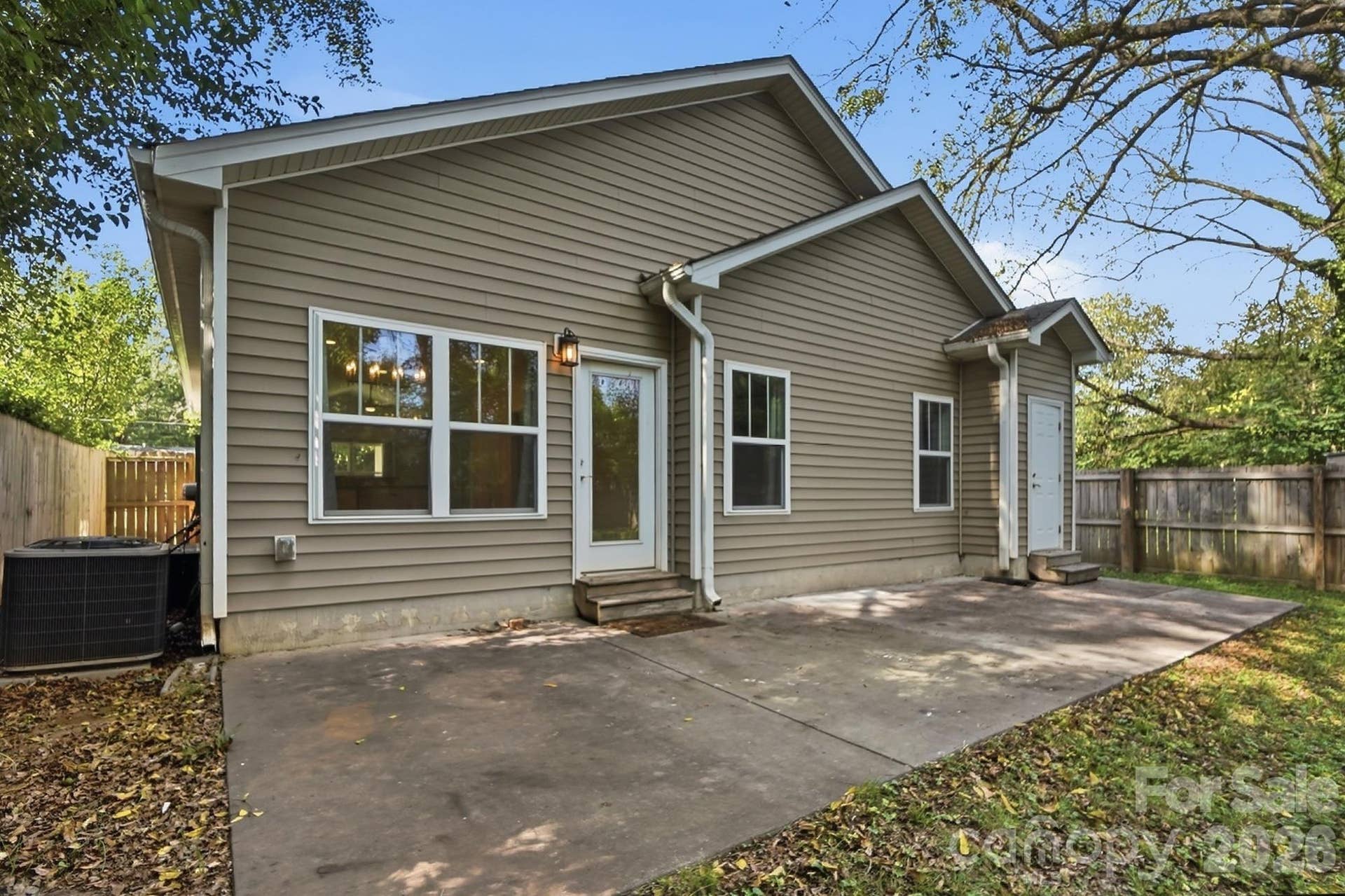 305 Harrison Street, Charlotte, NC 28208 Extended Patio