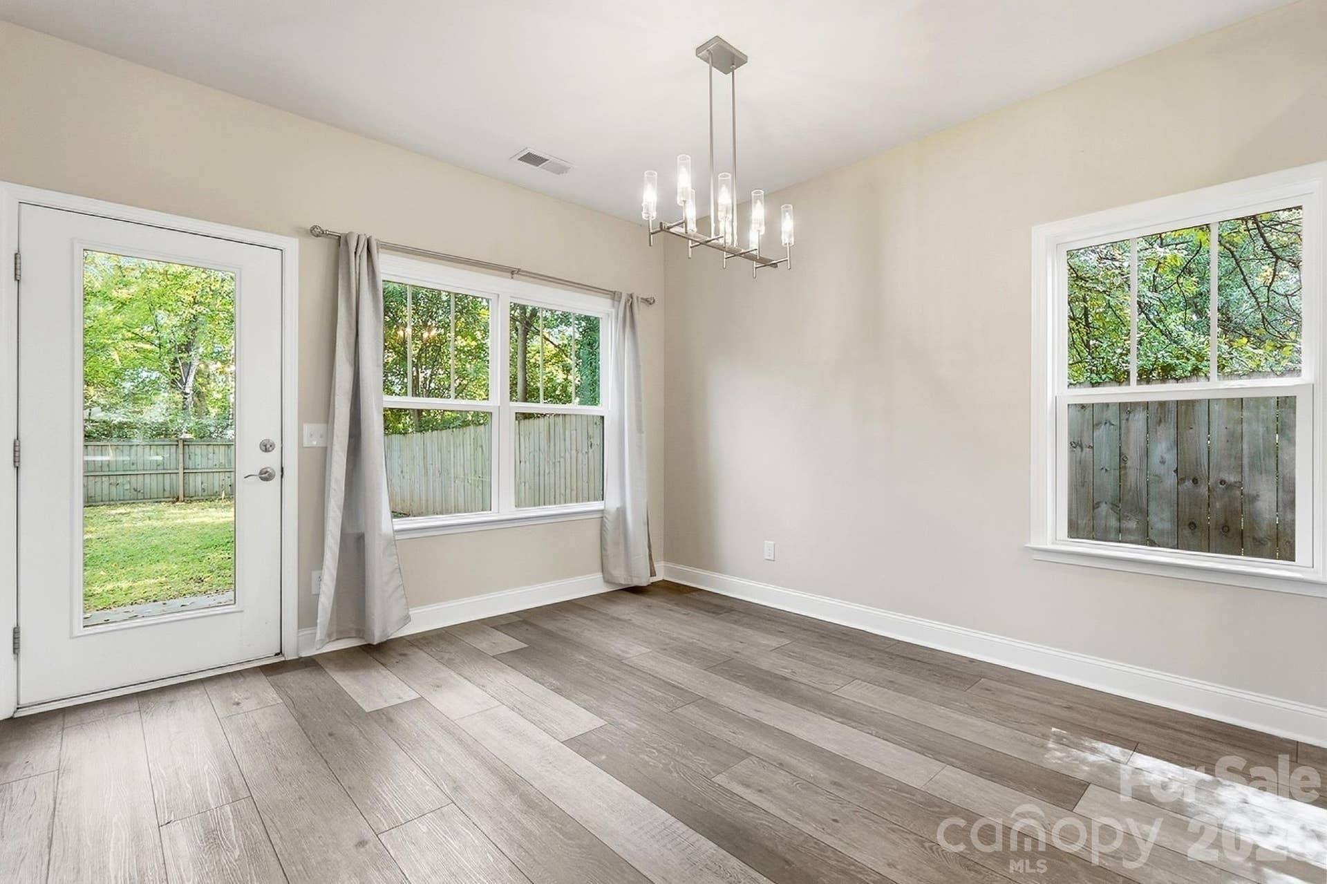 305 Harrison Street, Charlotte, NC 28208 Dining Room