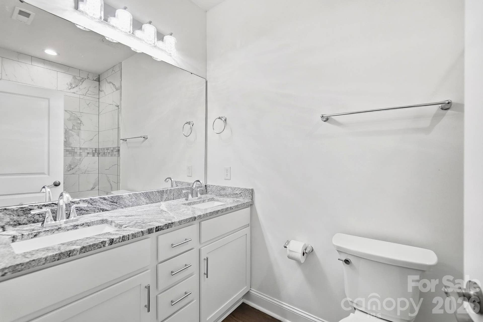 305 Harrison Street, Charlotte, NC 28208 Primary Bath
