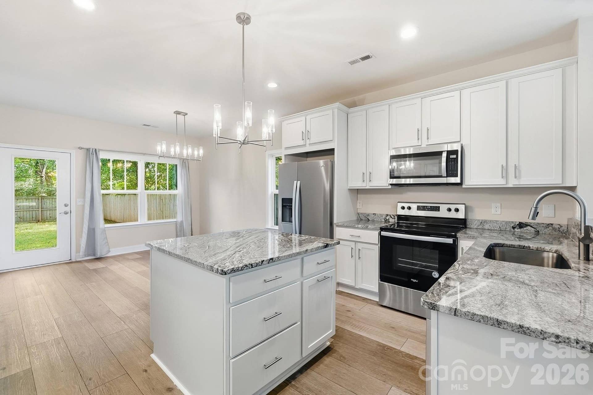 305 Harrison Street, Charlotte, NC 28208 Kitchen