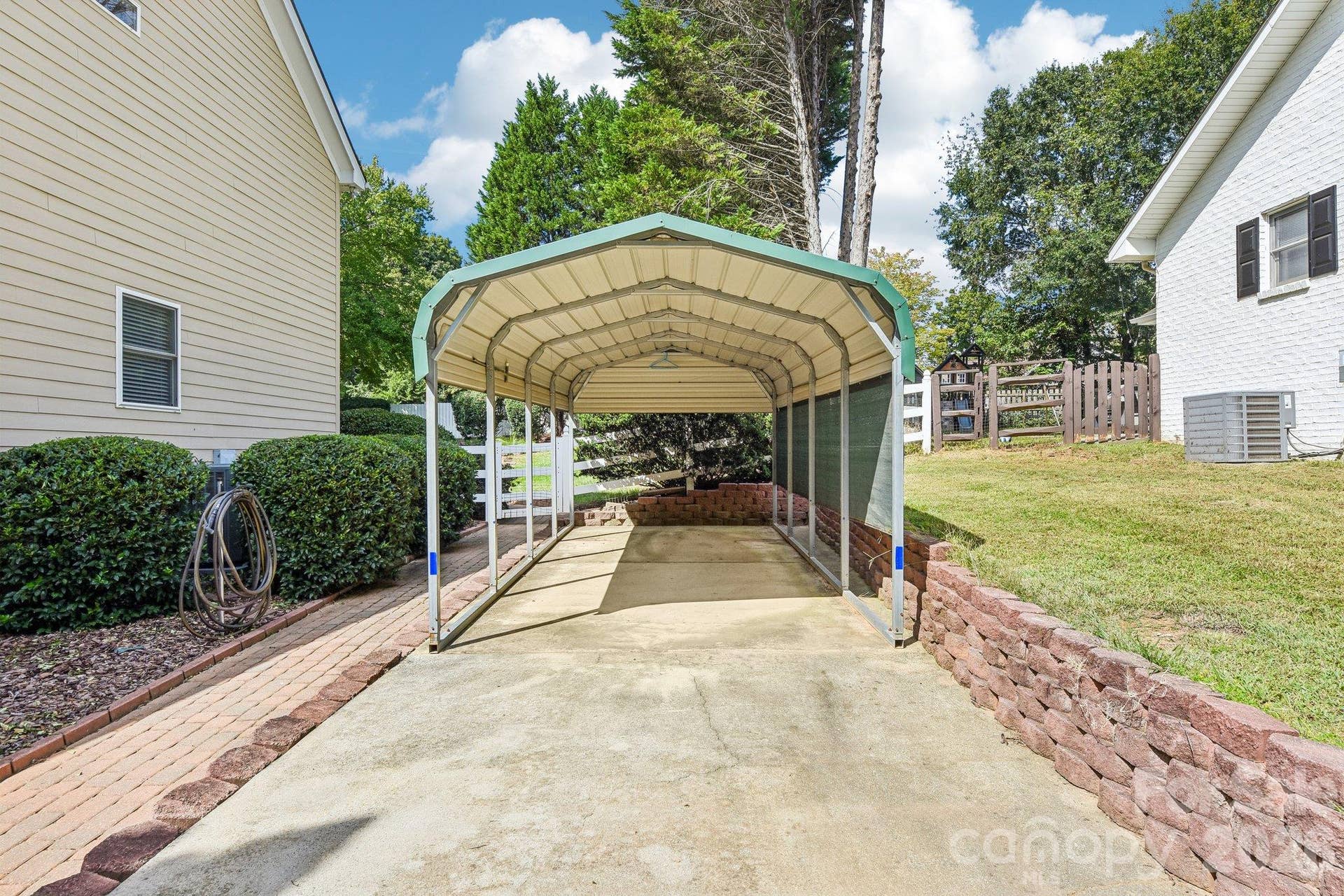 3573 Lake Shore Road S, Denver, NC 28037 Carport