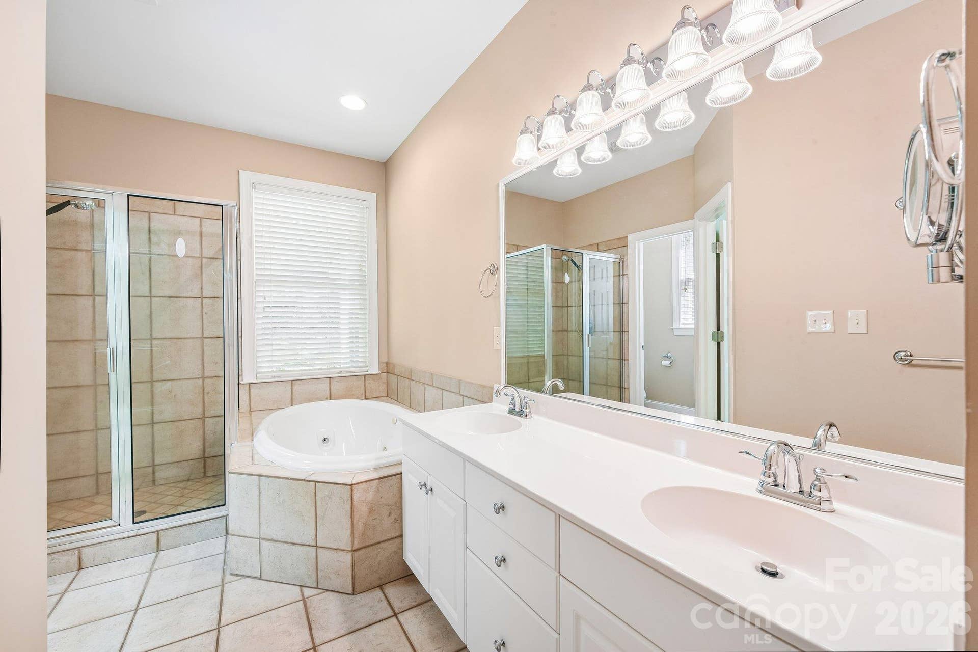 3573 Lake Shore Road S, Denver, NC 28037 Primary Bath