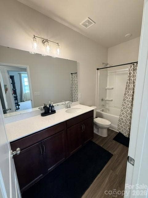 1027 Grays Mill Road, Charlotte, NC 28215 bath 2