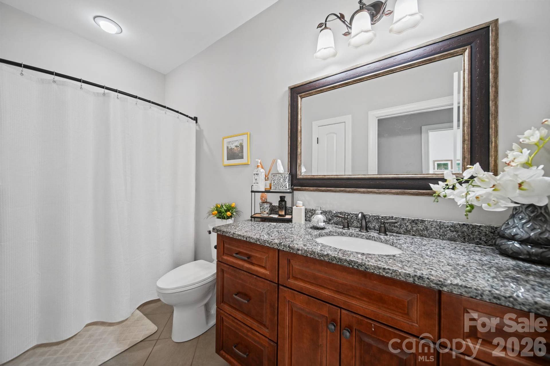 2367 Stardust Court, Denver, NC 28037 Secondary Bathroom