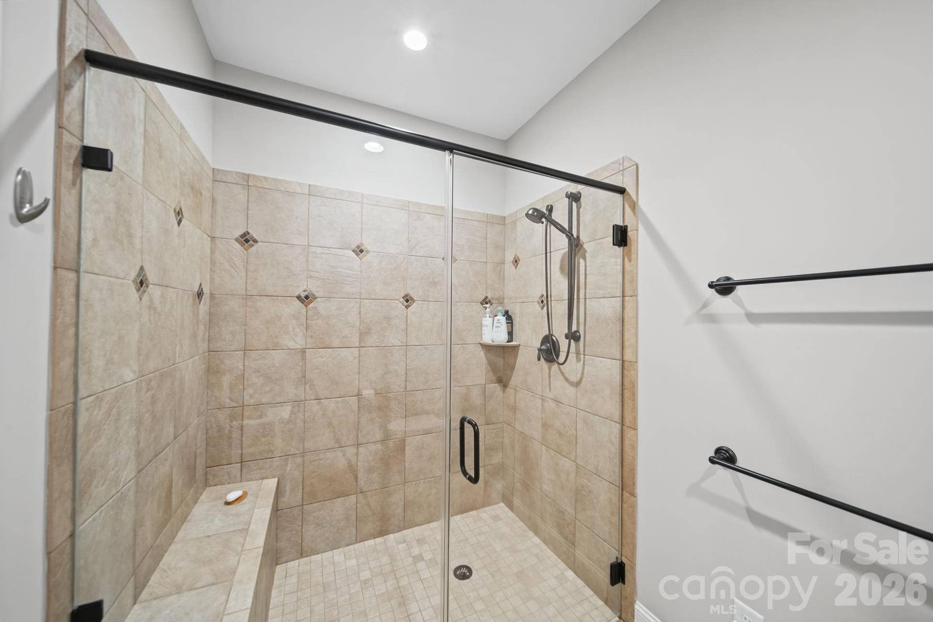 2367 Stardust Court, Denver, NC 28037 Primary Bathroom