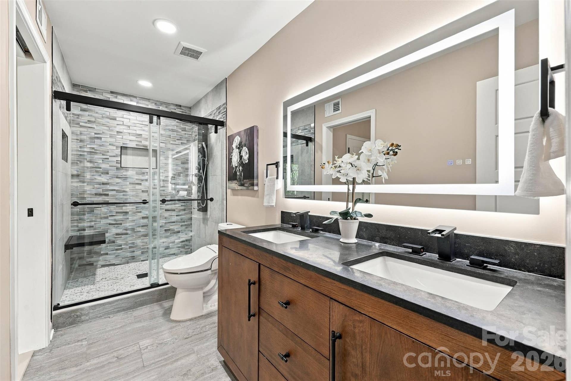 Lower level upgraded full bathroom