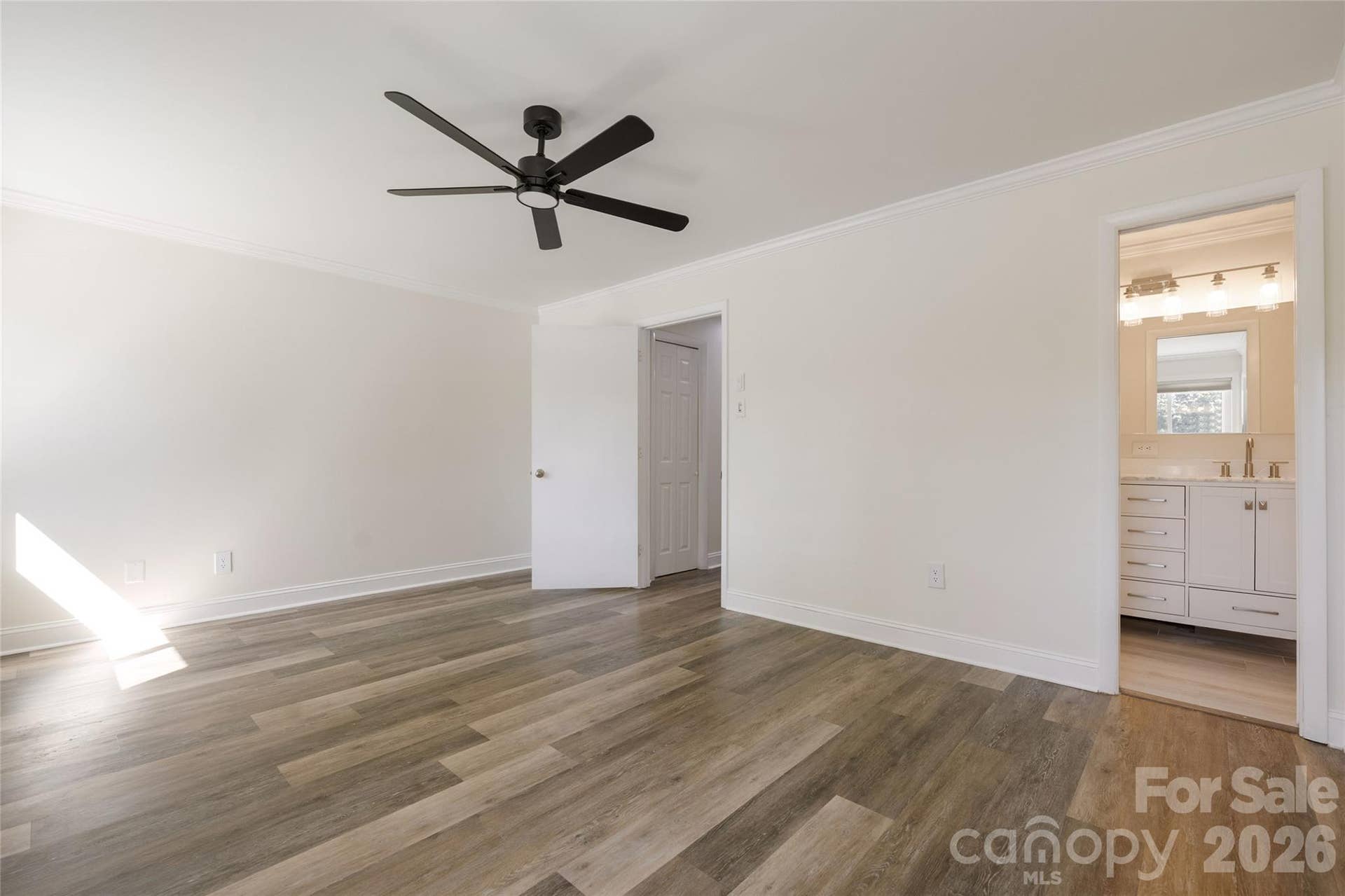 8056 Westcape Drive, Denver, NC 28037