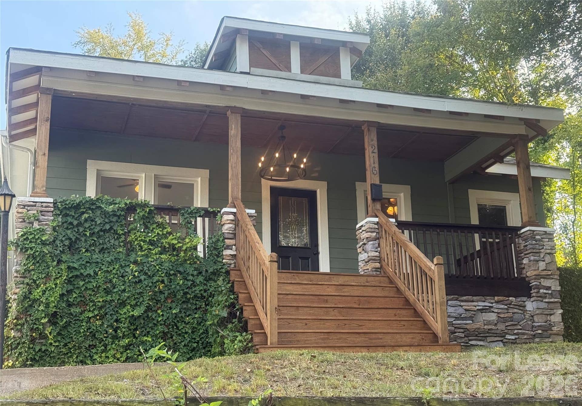 216 E Catawba Avenue, Mount Holly, NC 28120 216 E Catawba Avenue, Mount Holly, NC 28120