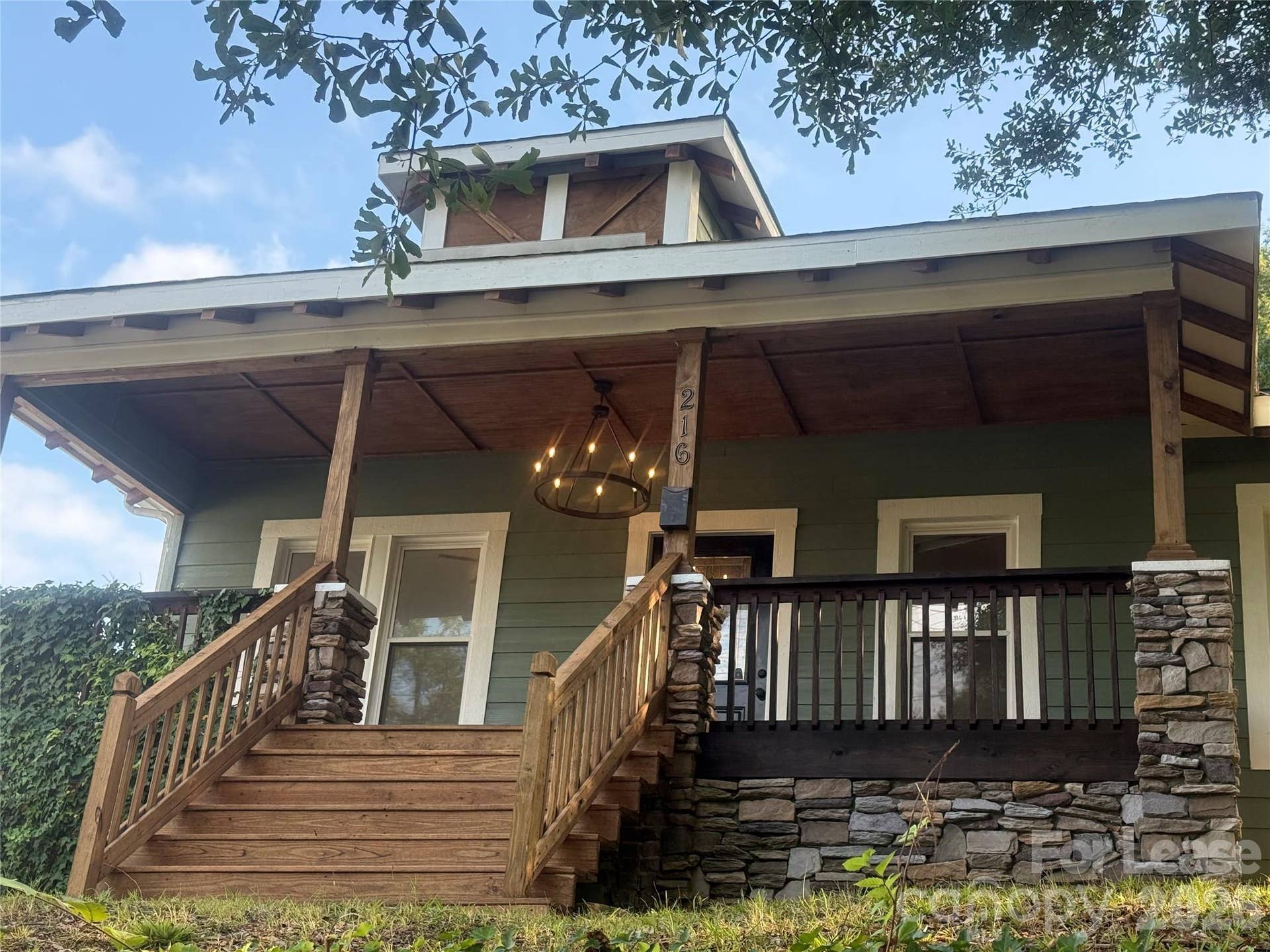 216 E Catawba Avenue, Mount Holly, NC 28120 216 E Catawba Avenue, Mount Holly, NC 28120