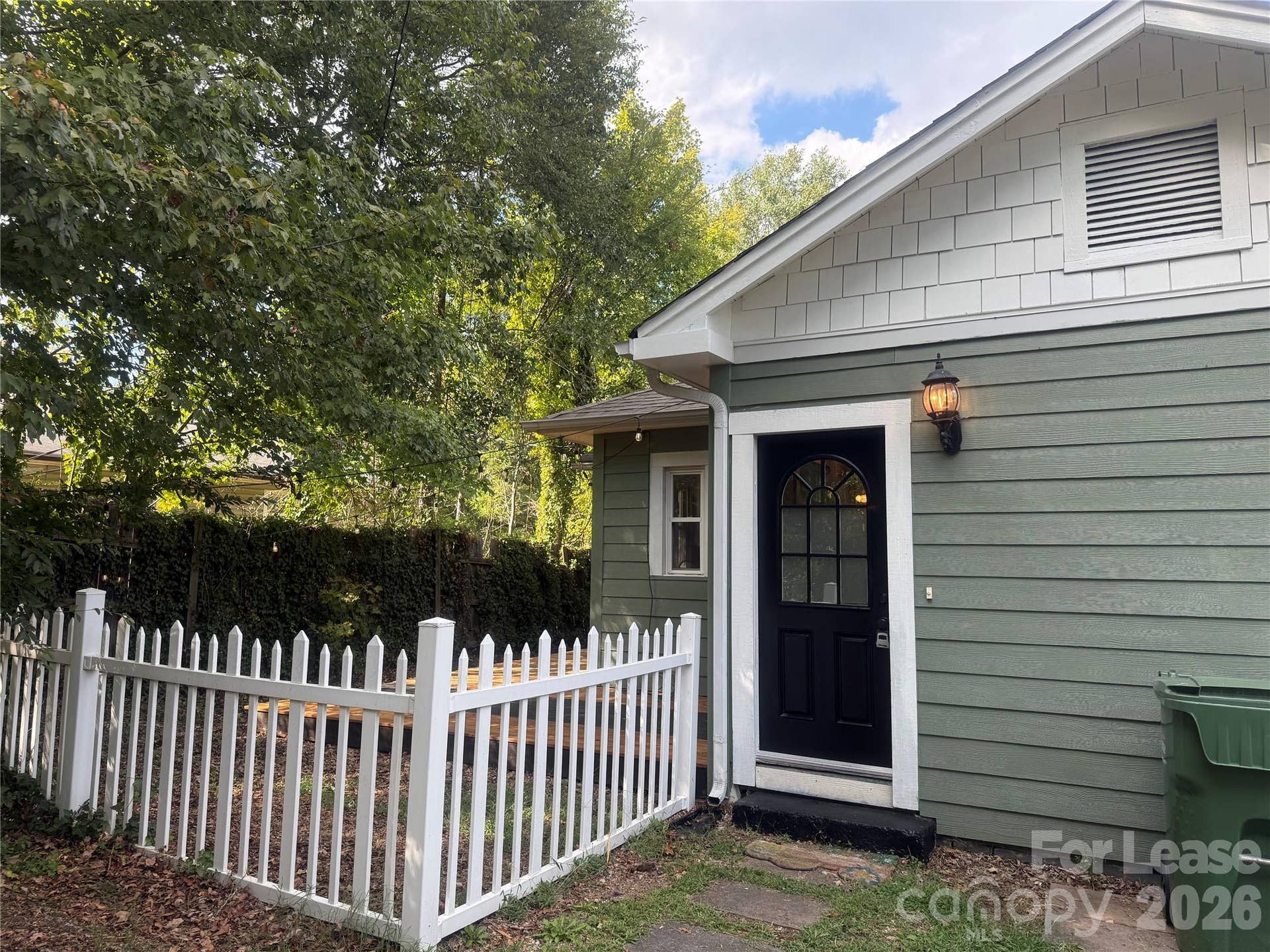 216 E Catawba Avenue, Mount Holly, NC 28120 216 E Catawba Avenue, Mount Holly, NC 28120