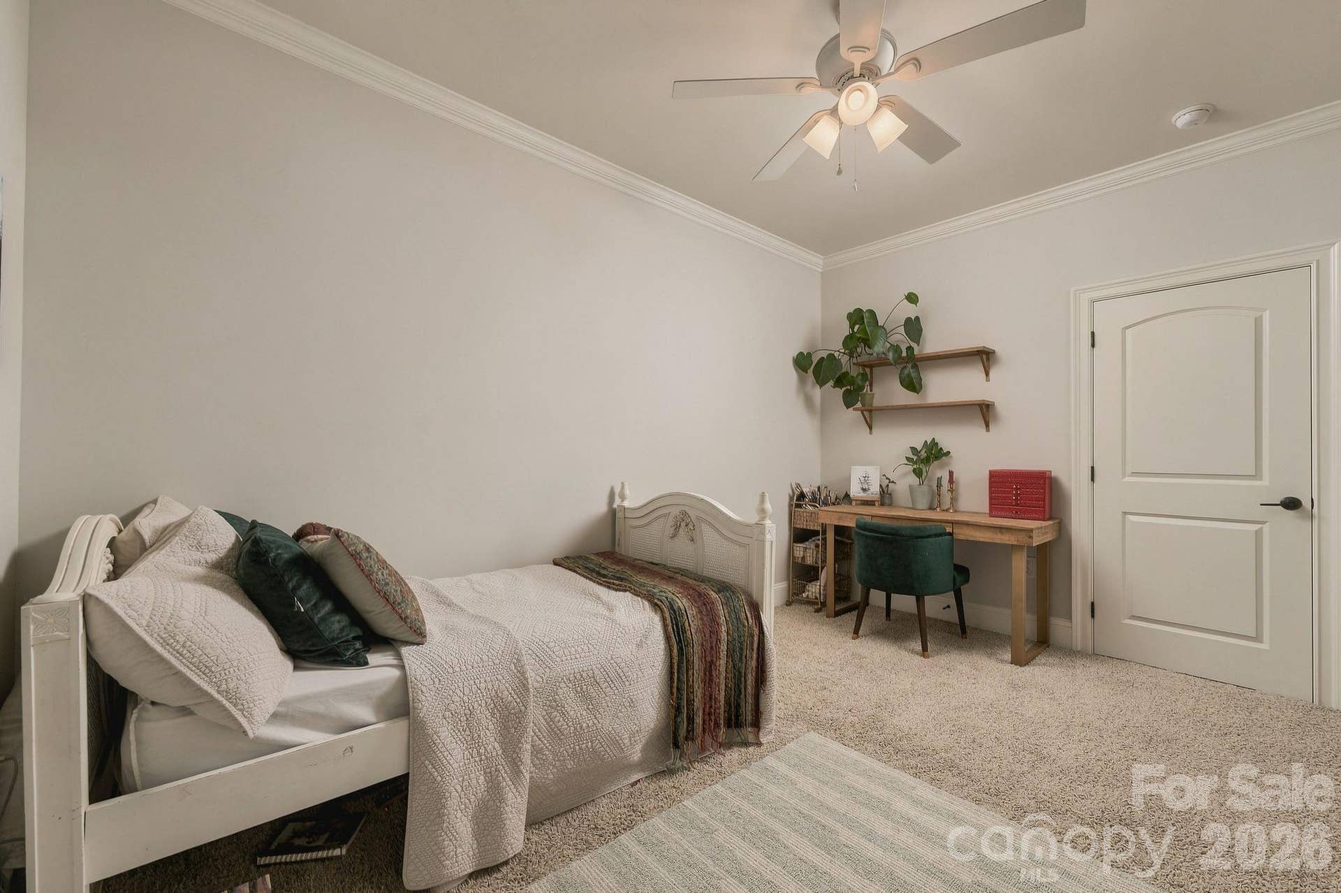 2nd bedroom on upper level