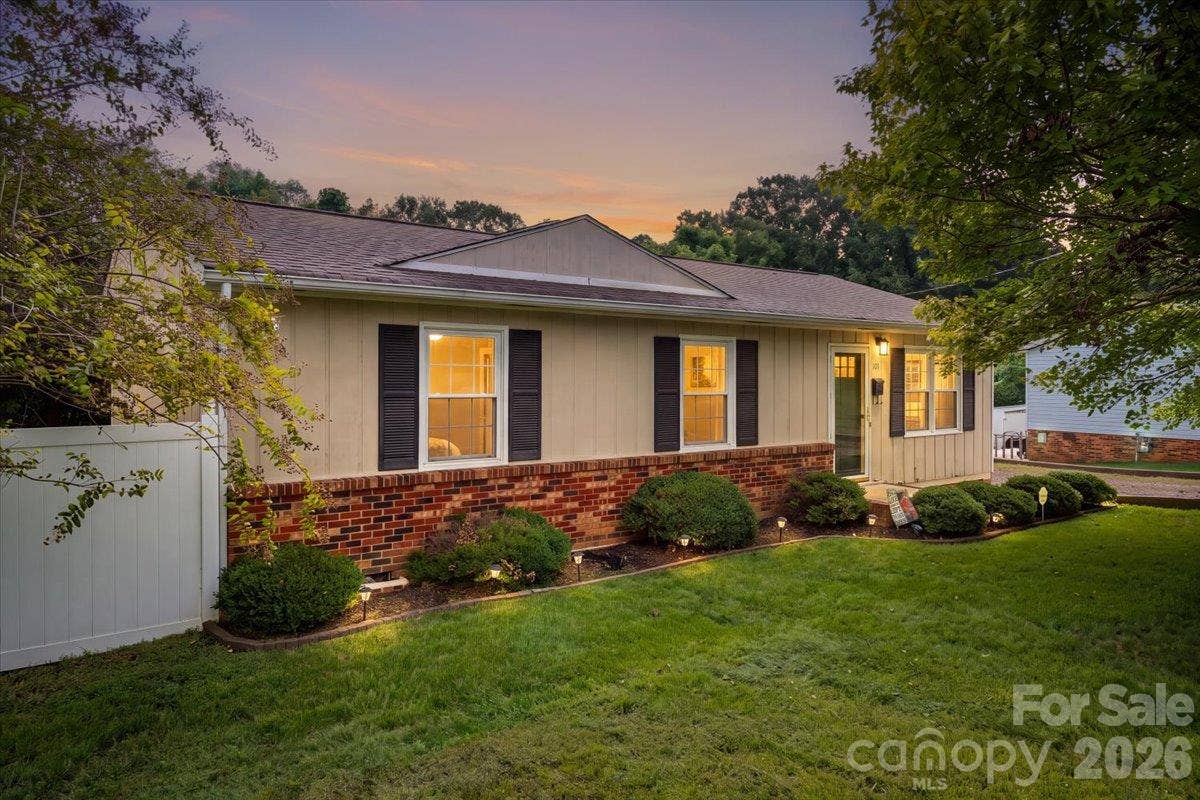 101 Cedar Lane, Mount Holly, NC 28120