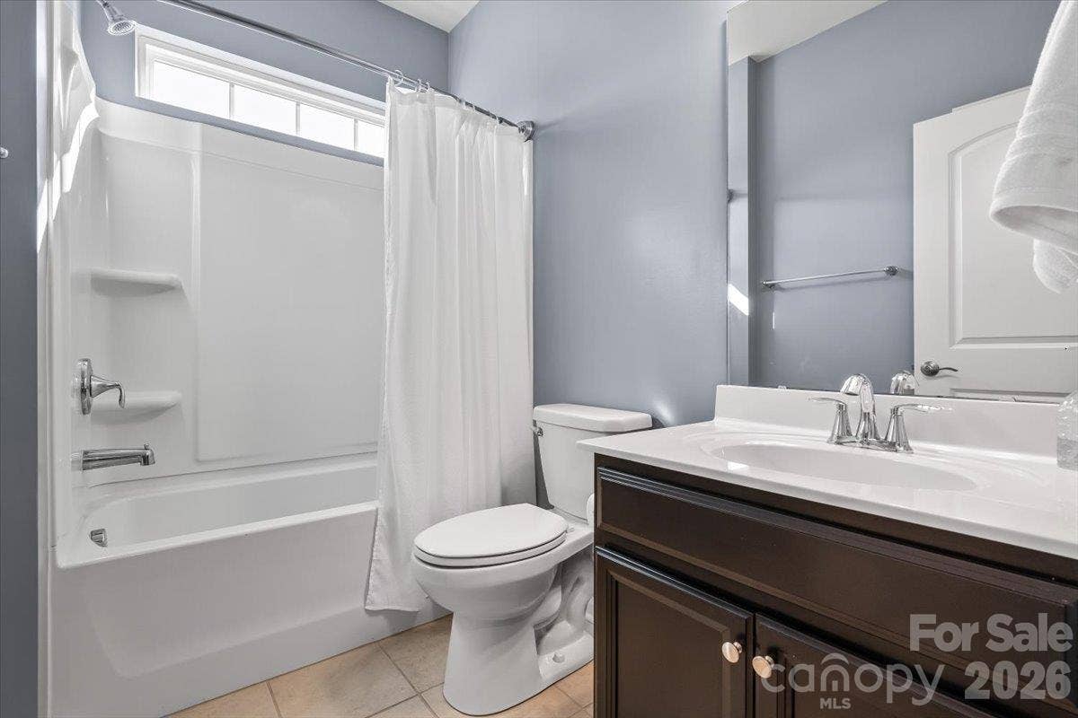2003 Harvest Time Lane, Waxhaw, NC 28173 Secondary full hallway bath on main