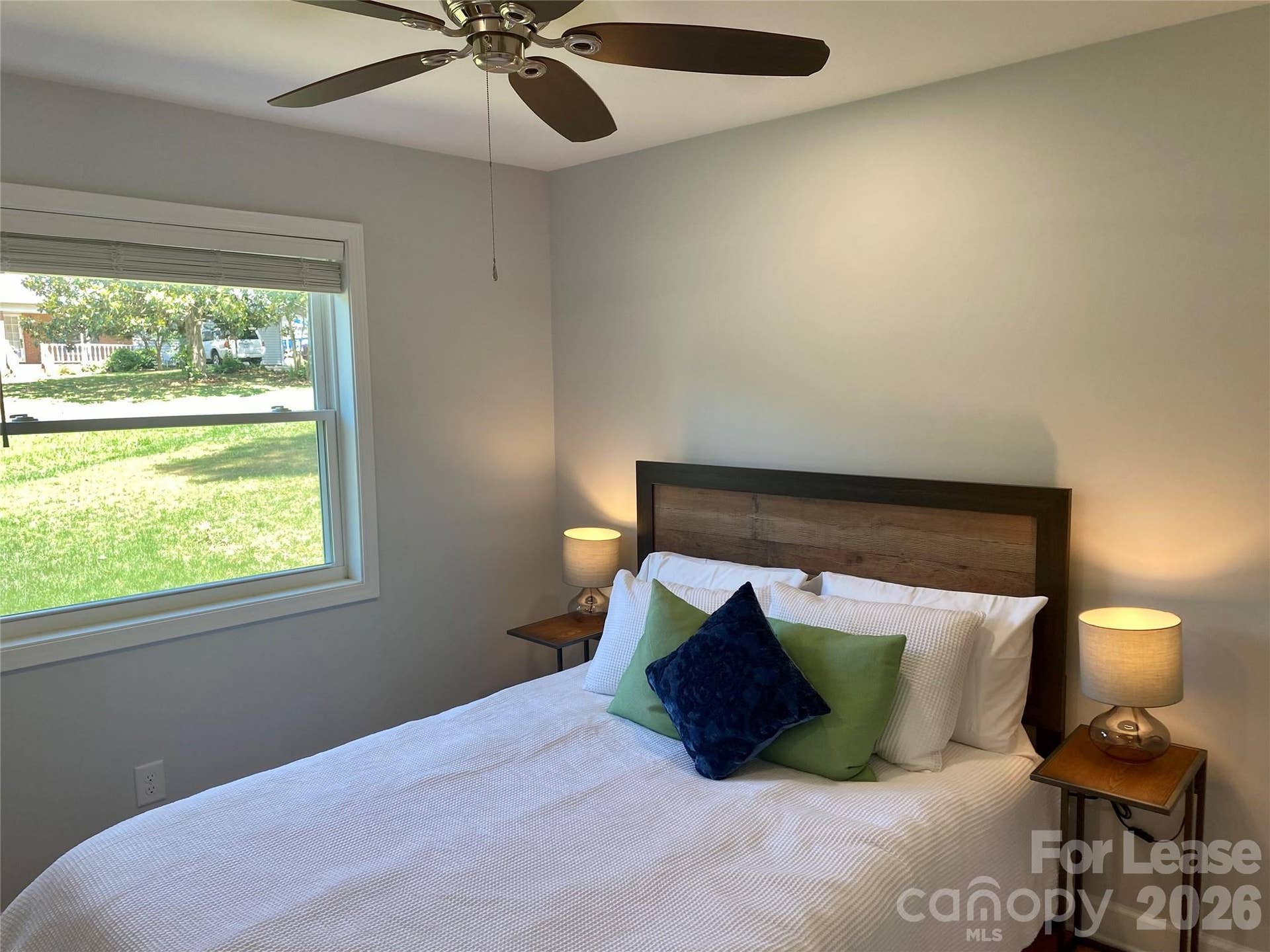 2nd Bedroom (Queen)