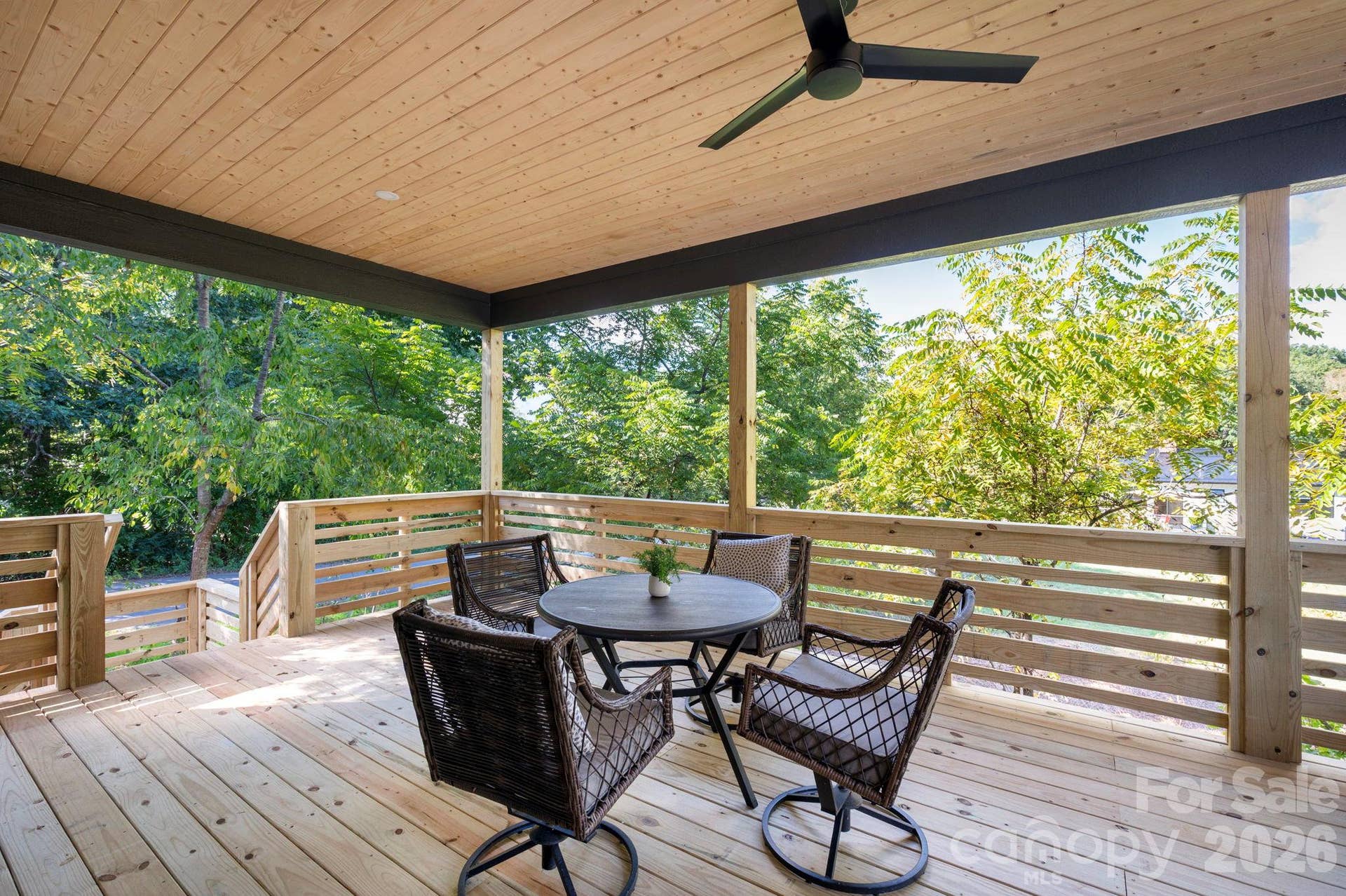Back Deck Perfect for Al-Fresco Dining