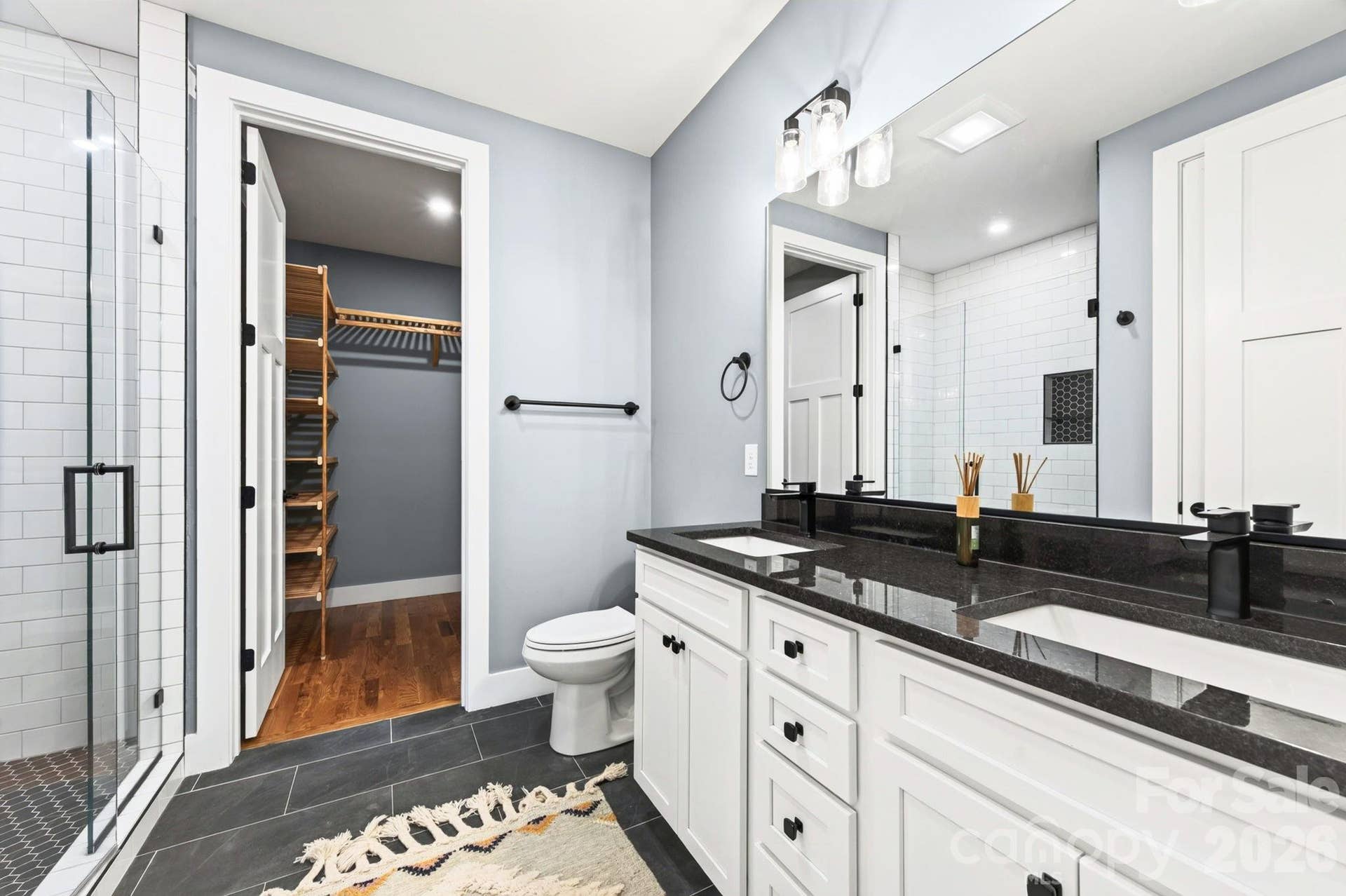 Elegant Ensuite Full Bath