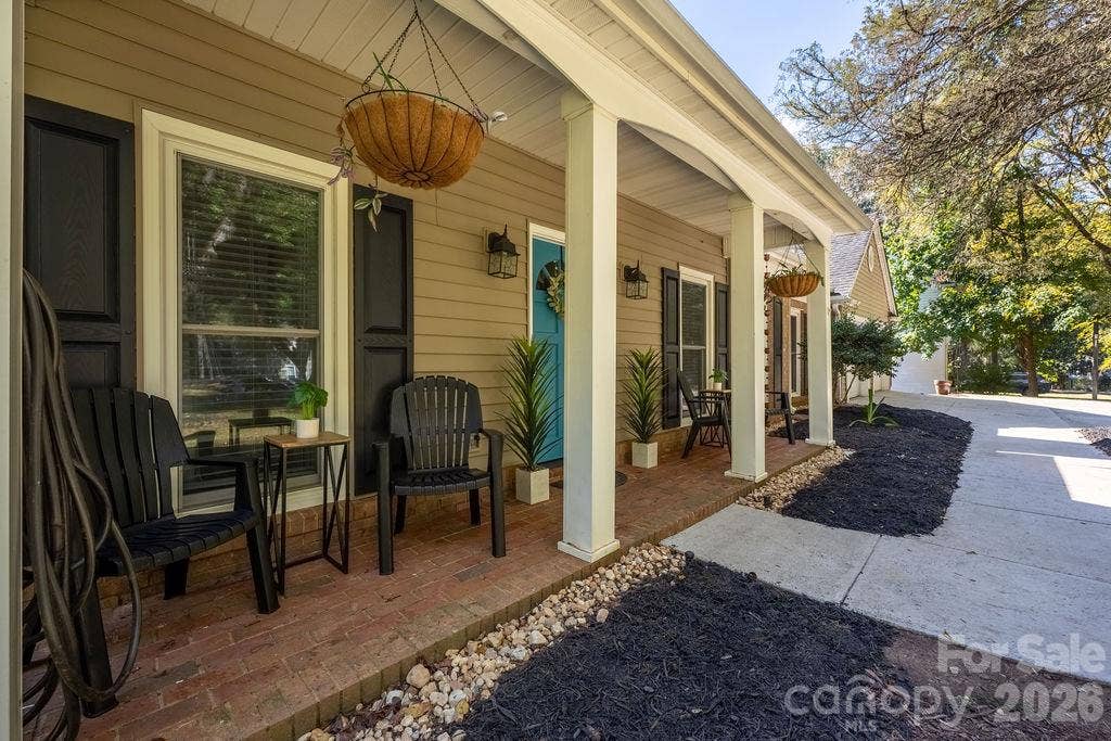 9423 Whitethorn Drive, Charlotte, NC 28277 9423 Whitethorn Drive, Charlotte, NC 28277