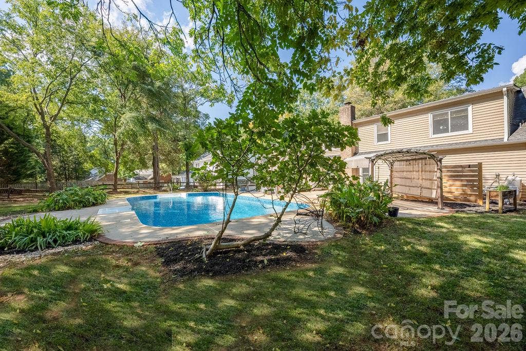 9423 Whitethorn Drive, Charlotte, NC 28277 9423 Whitethorn Drive, Charlotte, NC 28277