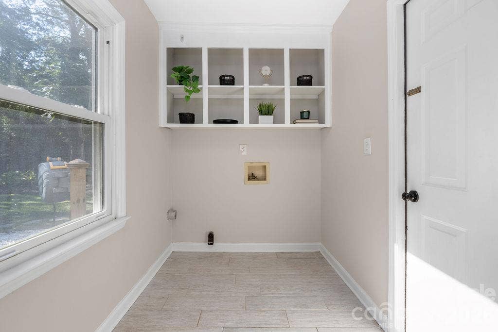 9423 Whitethorn Drive, Charlotte, NC 28277 9423 Whitethorn Drive, Charlotte, NC 28277