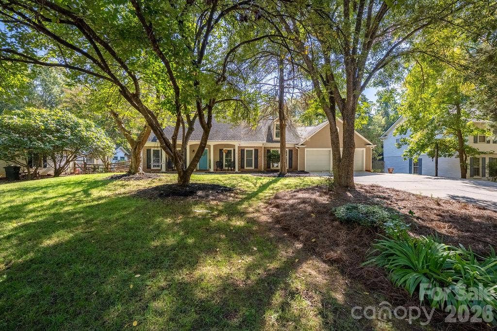 9423 Whitethorn Drive, Charlotte, NC 28277 9423 Whitethorn Drive, Charlotte, NC 28277