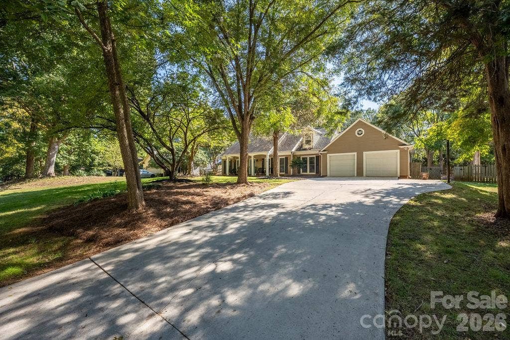 9423 Whitethorn Drive, Charlotte, NC 28277 9423 Whitethorn Drive, Charlotte, NC 28277
