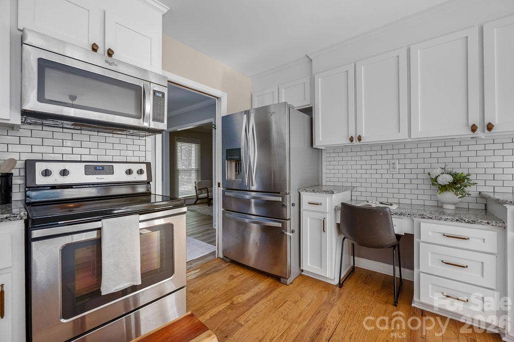 9423 Whitethorn Drive, Charlotte, NC 28277 9423 Whitethorn Drive, Charlotte, NC 28277