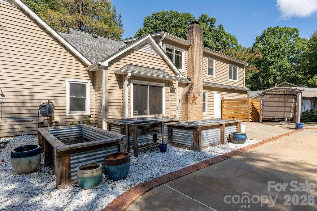 9423 Whitethorn Drive, Charlotte, NC 28277 9423 Whitethorn Drive, Charlotte, NC 28277