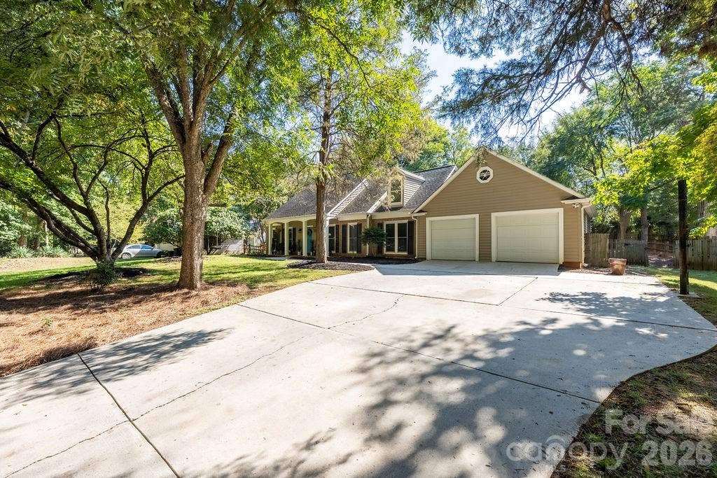9423 Whitethorn Drive, Charlotte, NC 28277 9423 Whitethorn Drive, Charlotte, NC 28277