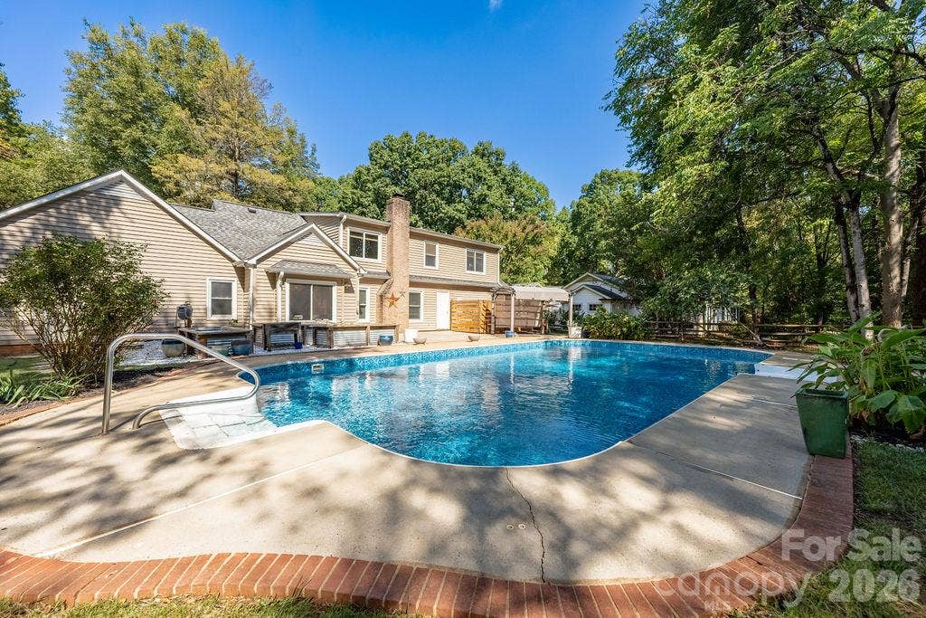 9423 Whitethorn Drive, Charlotte, NC 28277 9423 Whitethorn Drive, Charlotte, NC 28277