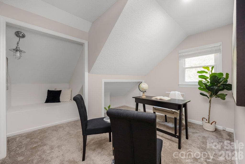 9423 Whitethorn Drive, Charlotte, NC 28277 9423 Whitethorn Drive, Charlotte, NC 28277