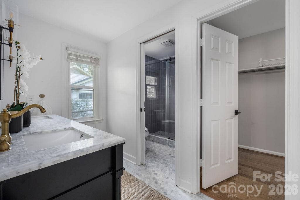 9423 Whitethorn Drive, Charlotte, NC 28277 9423 Whitethorn Drive, Charlotte, NC 28277